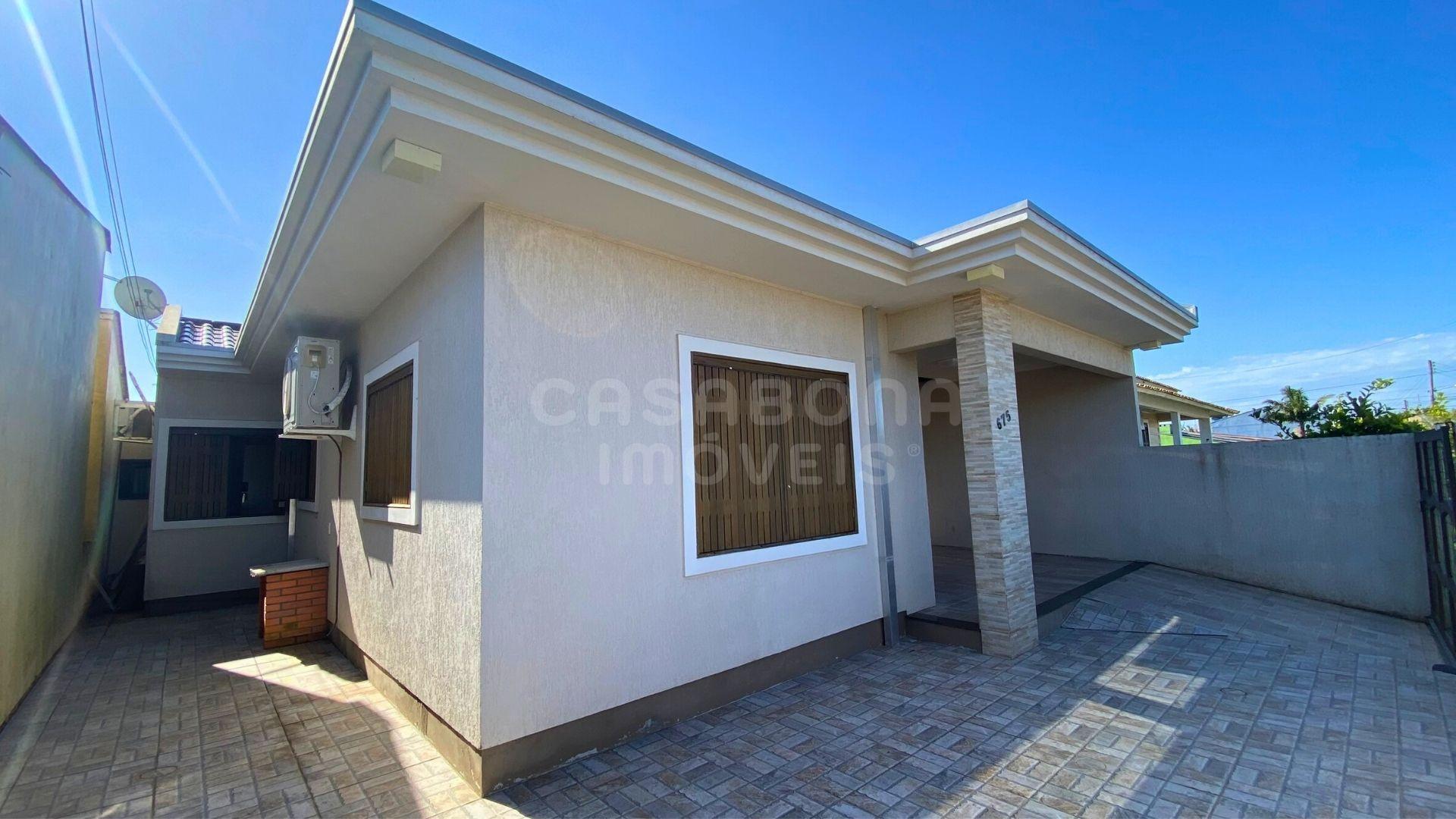 Casa moderna com piscina e quiosque no bairro Verde Mar em Arroio do Sal