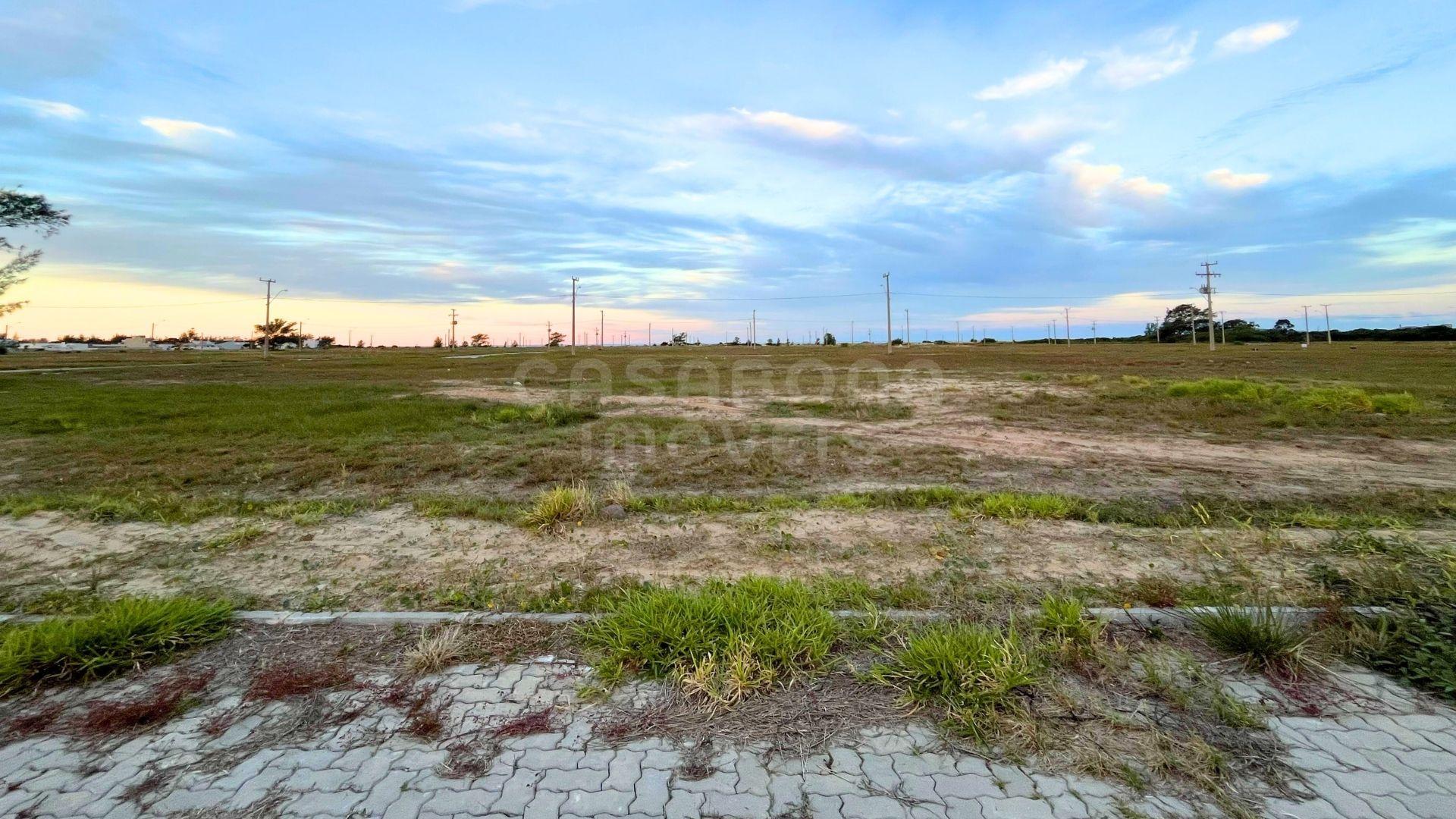 Terreno amplo a 350 metros do mar em Curumim