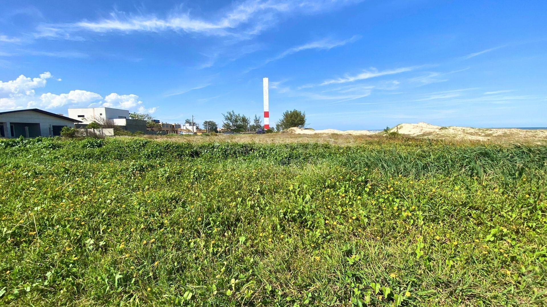 Terreno Exclusivo no Jardim Raiante a Apenas 30 Metros da Praia