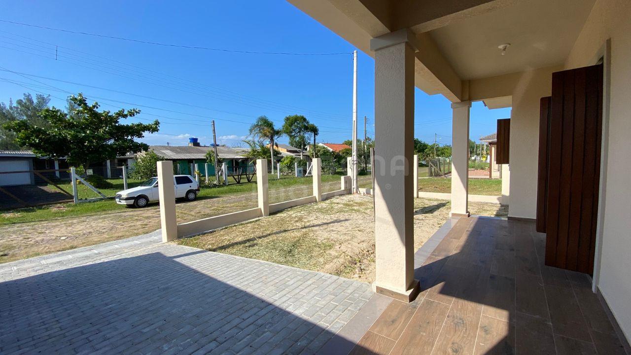 Casa com Lareira a 600m do Mar no Bairro Marambaia – Arroio do Sal