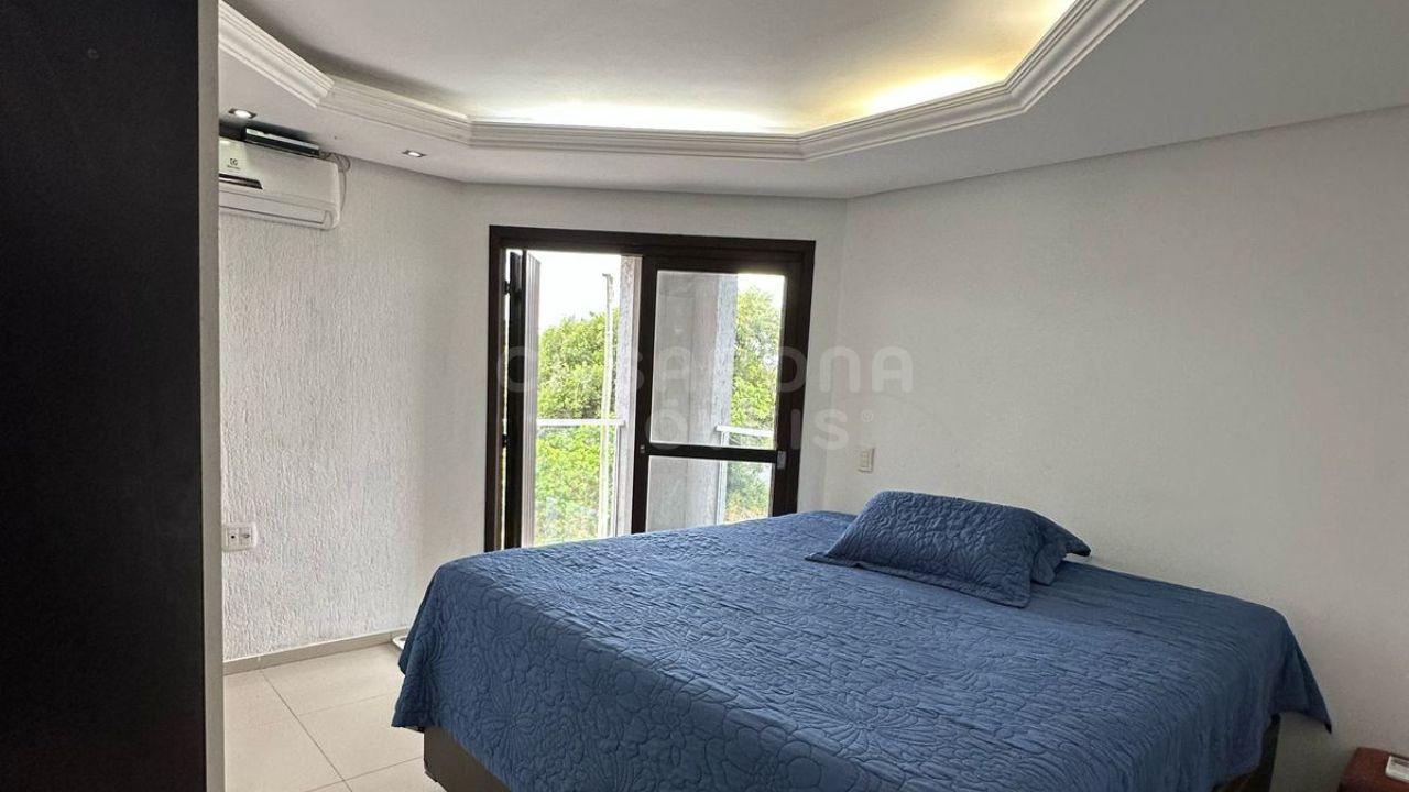 Espaçosa Casa de Esquina em Arroio do Sal - 800m do Mar