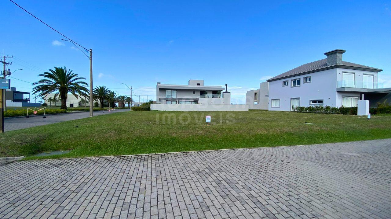 Lote de Esquina à Venda no Condomínio Arenas Curumim – Capão da Canoa