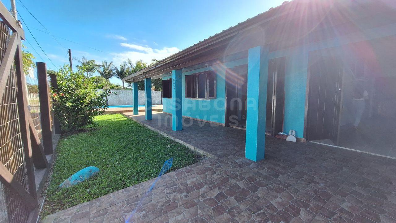 Casa de Esquina Próxima à Praia em Arroio do Sal