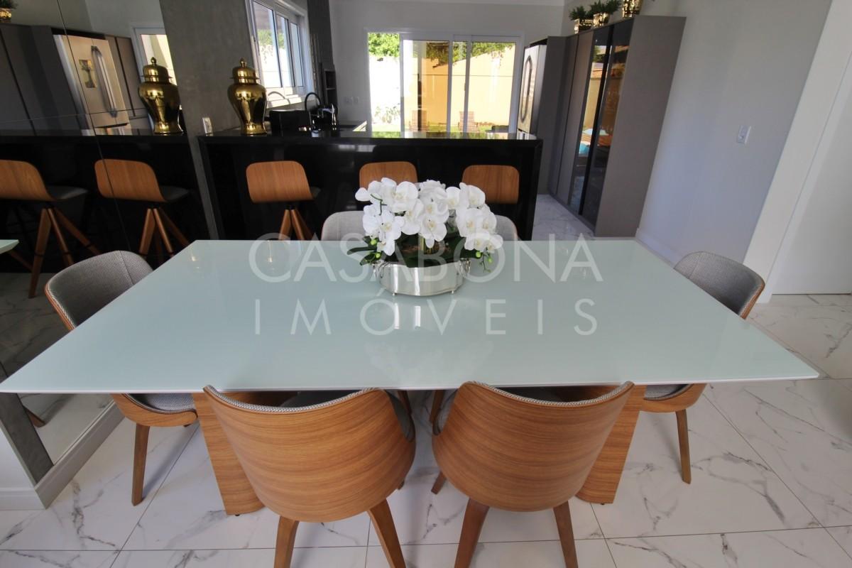 Residência Exclusiva Próxima ao Centro e ao Mar