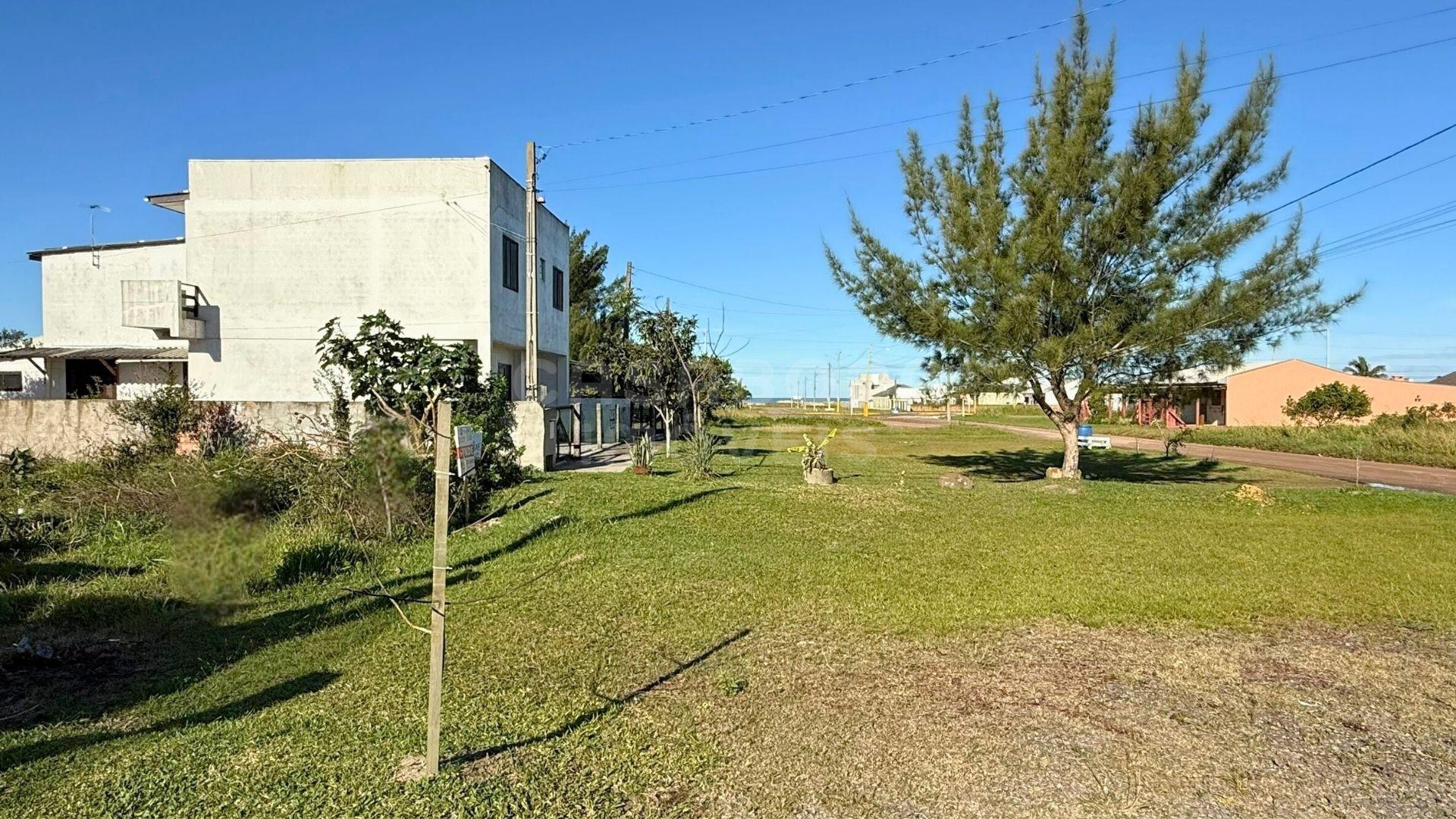 Terreno pronto para construir no bairro Camboim – Apenas 250m do mar!