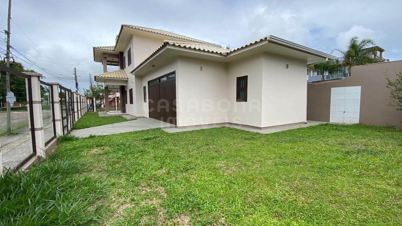 Casa de Esquina no Centro de Arroio do Sal