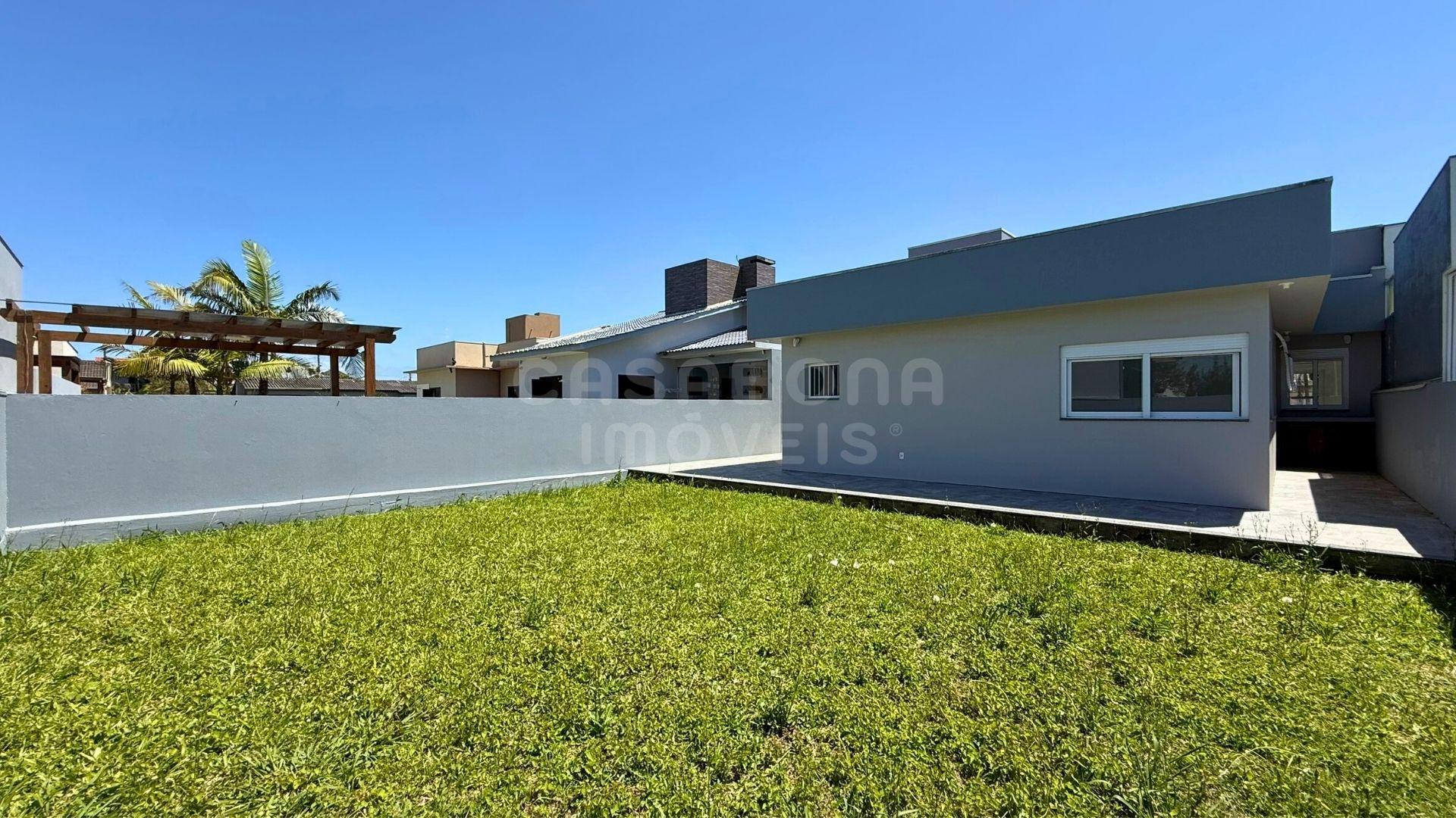 Casa à Venda em Arroio do Sal - Bairro São Pedro, a 50m da Praia