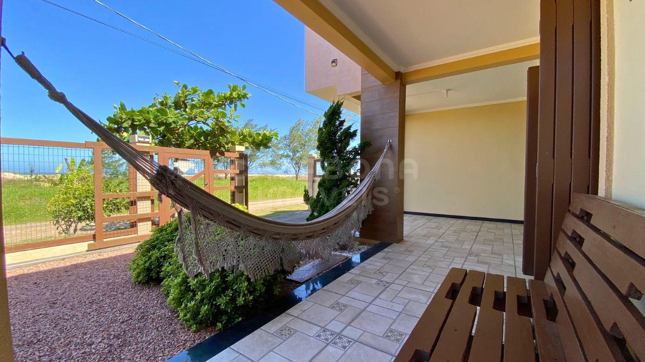 Casa Beira-Mar em Arroio do Sal - Conforto e Vista Incrível no Bairro Pérola