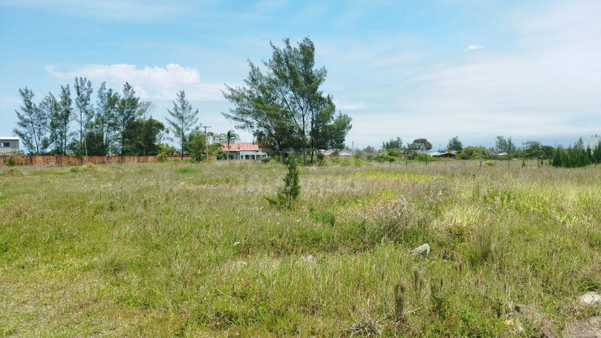 Oportunidade em Capão da Canoa – Terreno de Esquina a 200m do Mar!