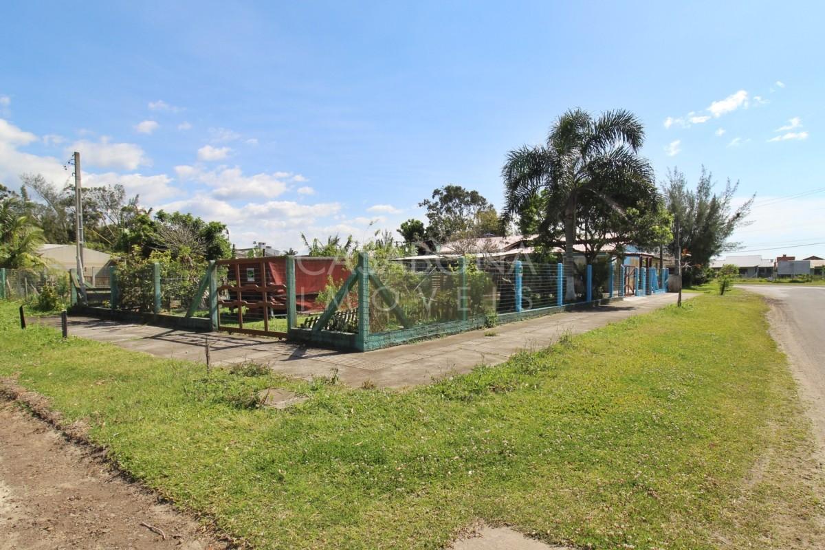 Residência de Esquina no Balneário Lagoa da Camboim