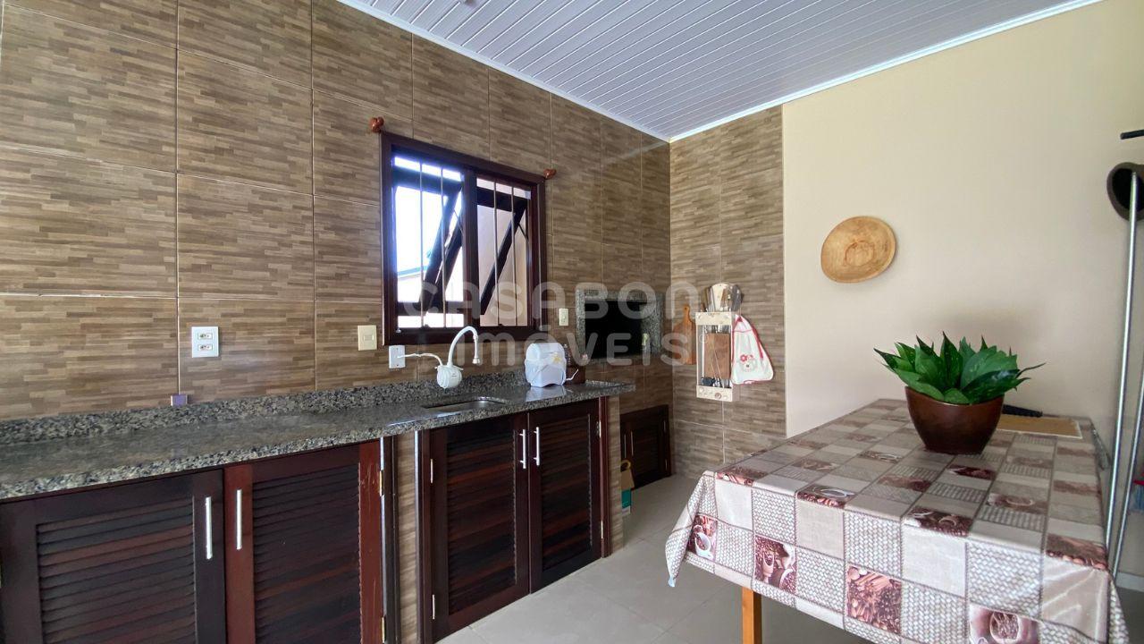 Excelente Casa à Venda em Torres - Bairro Paraíso