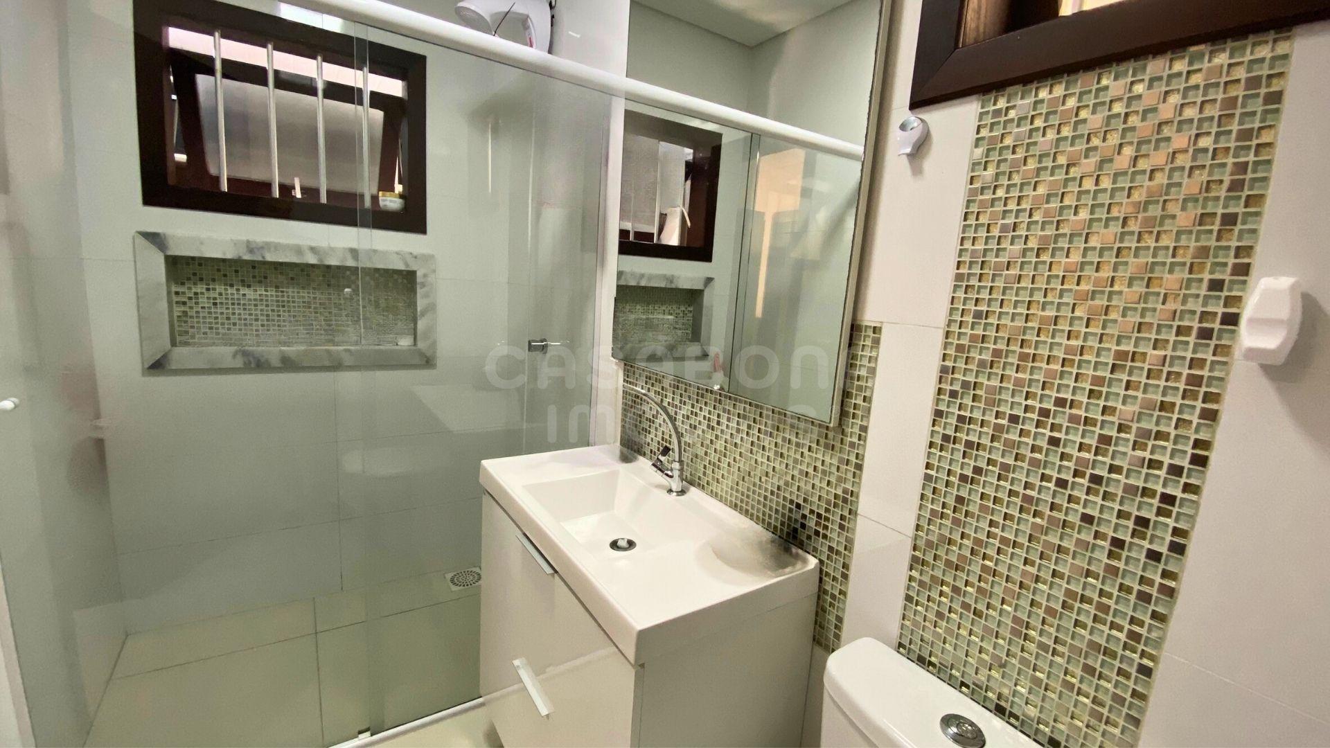 Casa moderna com piscina e quiosque no bairro Verde Mar em Arroio do Sal