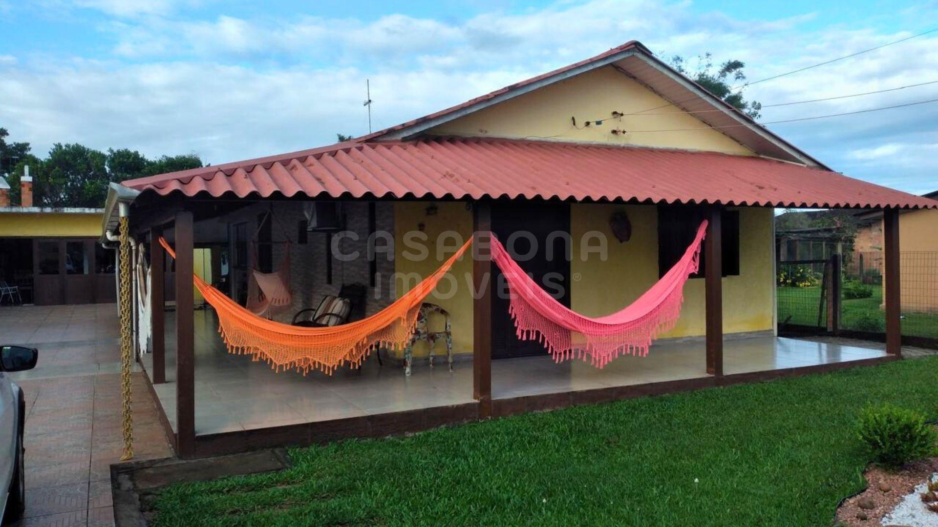 Casa com Amplo Espaço e Lazer em Arroio do Sal