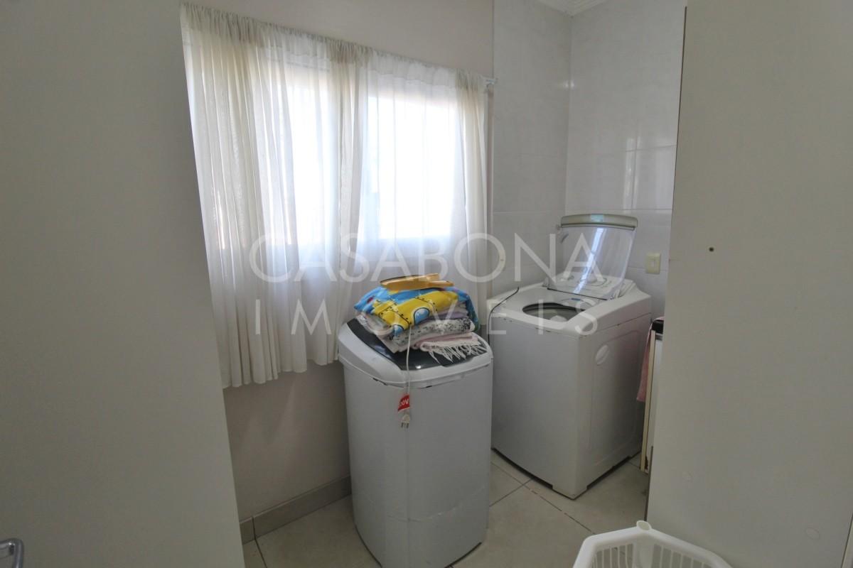 Viva o Sonho à Beira-Mar: Casa Incrível a Poucos Passos do Oceano