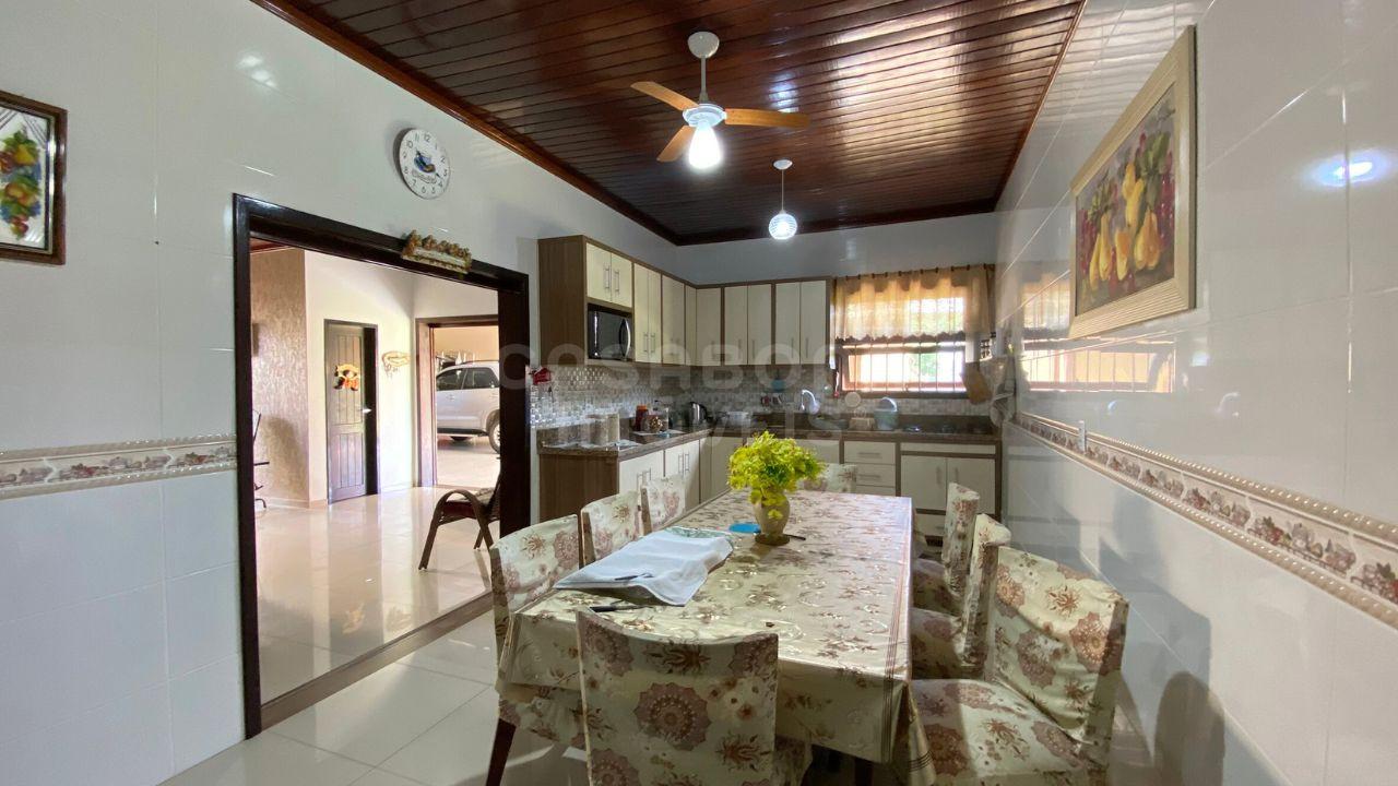 Excelente Casa à Venda em Torres - Bairro Paraíso