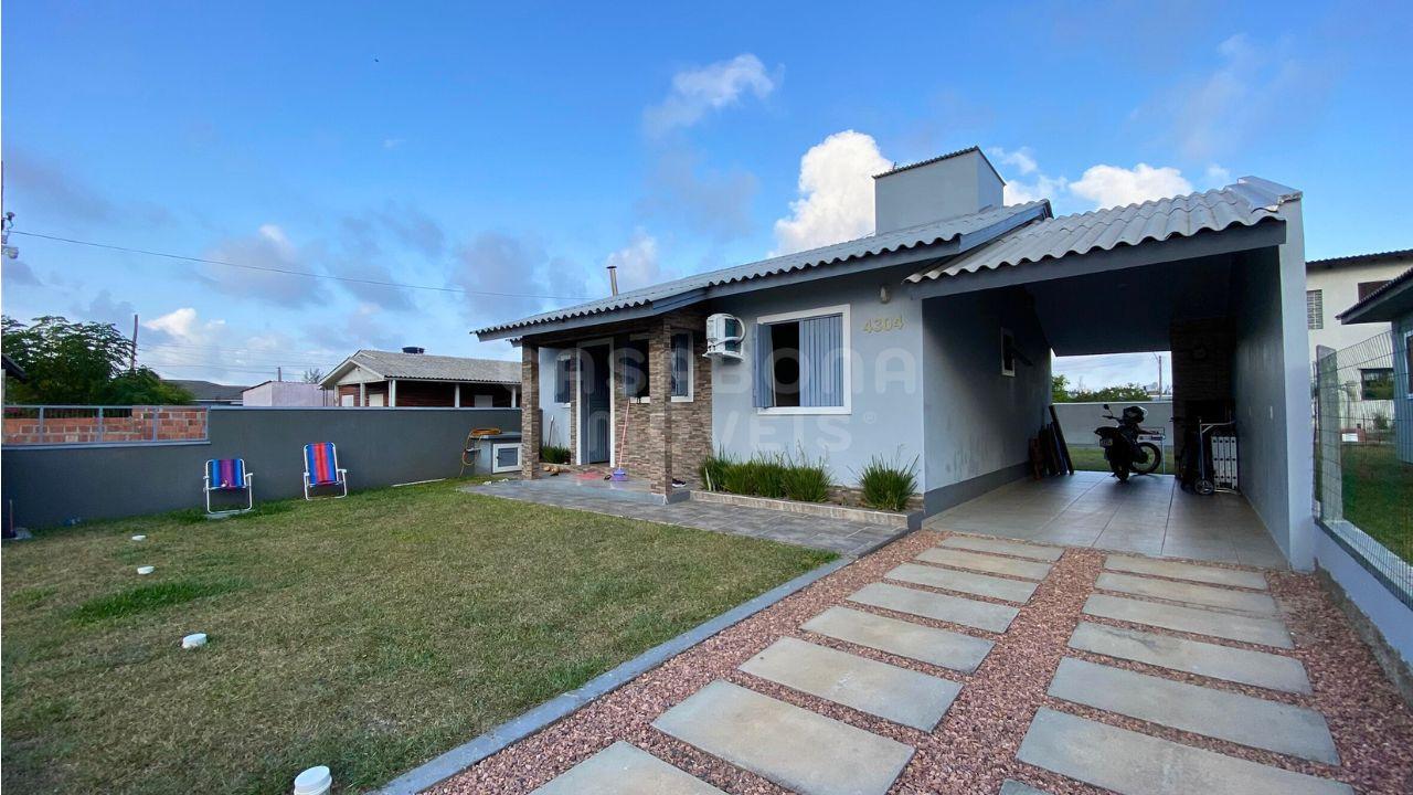 Casa à Venda em Arroio do Sal - Bairro Alfa: 450 Metros do Mar