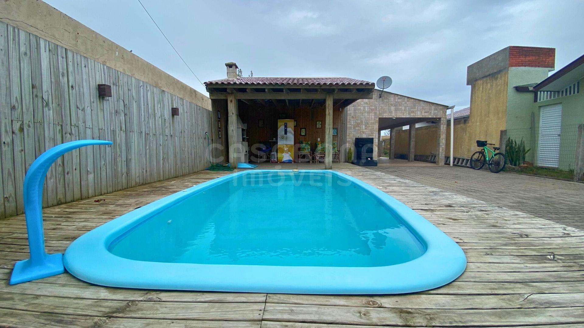 Residência encantadora no Jardim Olivia a apenas 40 metros da praia