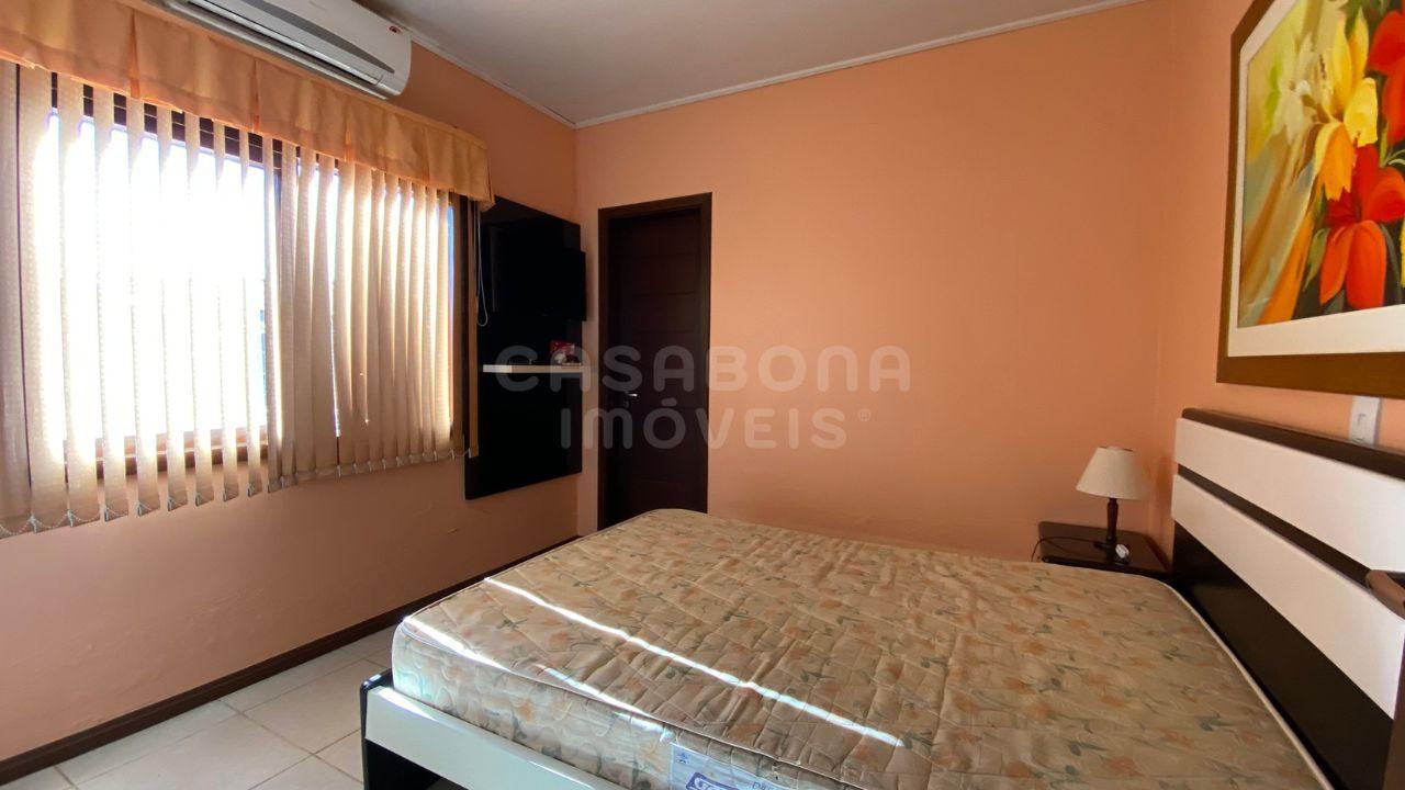 Casa de Esquina com Amplo Terreno e Piscina – Arroio do Sal