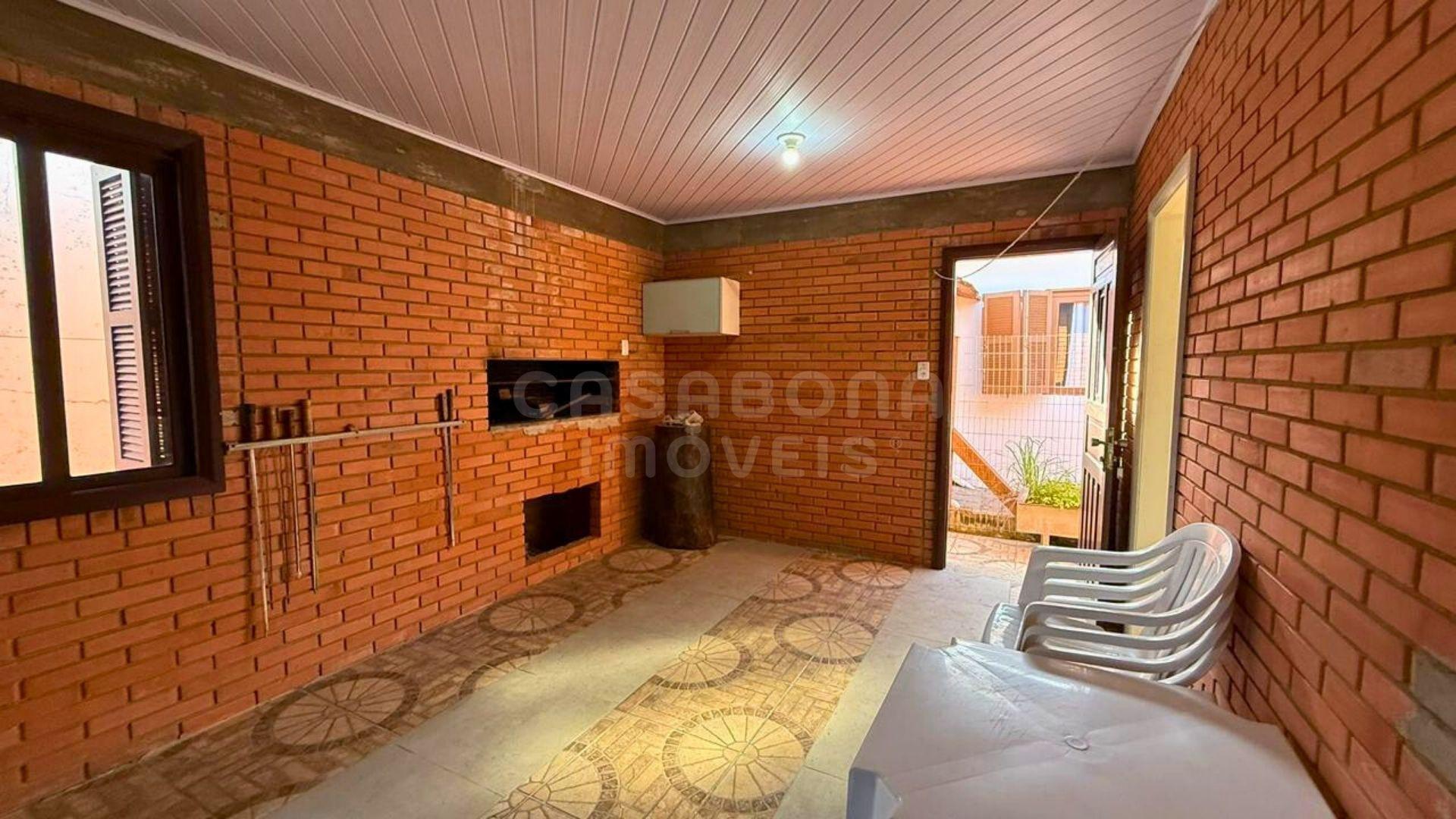 Casa de Esquina em Areias Brancas – Amplitude, Conforto e Localização Privilegiada