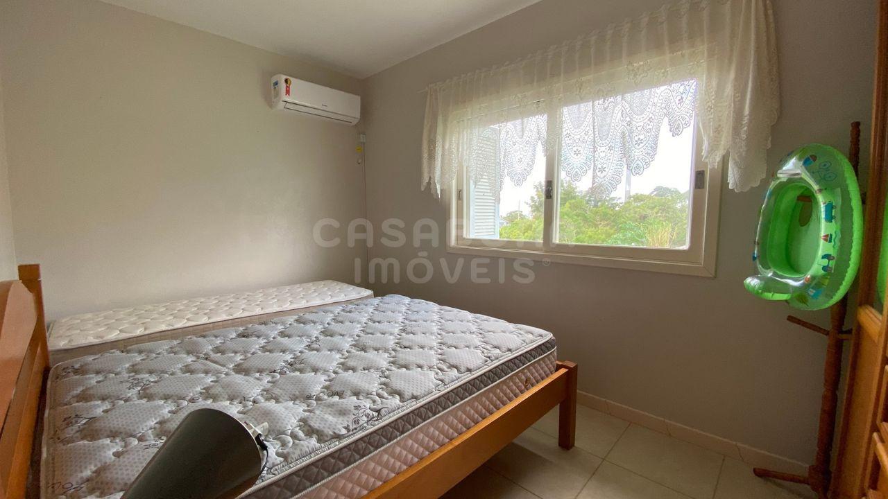 Casa à Venda em Torres - Bairro Paraíso: Conforto e Lazer a 500 Metros do Mar