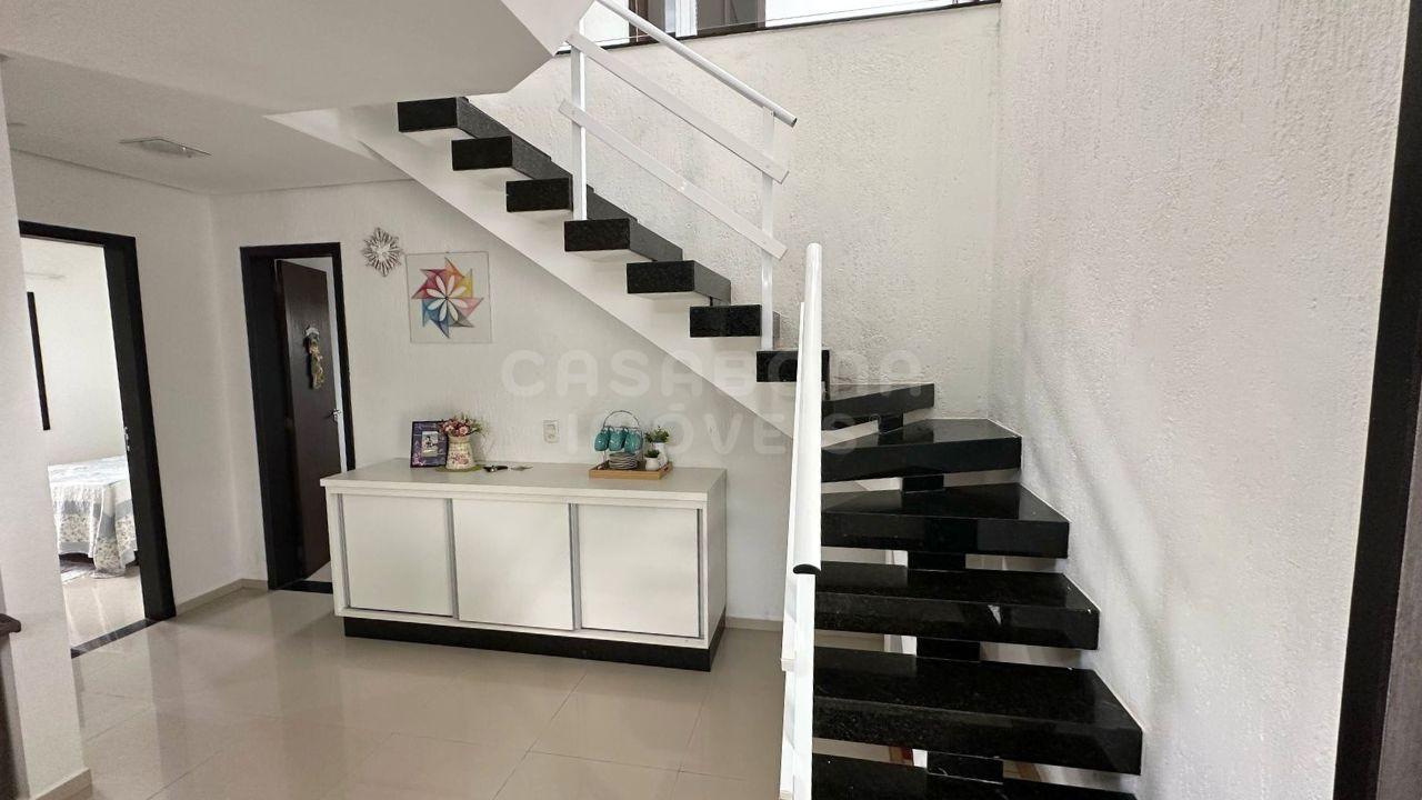 Espaçosa Casa de Esquina em Arroio do Sal - 800m do Mar