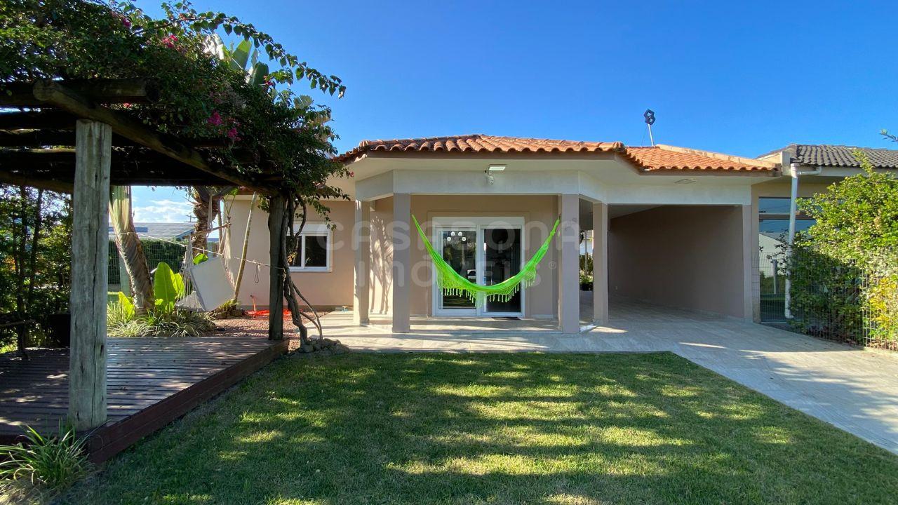 Casa Mobiliada com Piscina a 500m da Praia no Bairro Vista Alegre