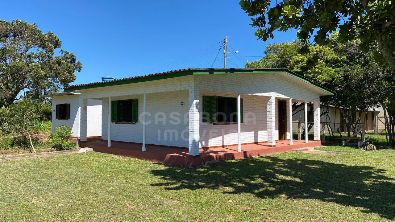 Refúgio à Beira-Mar: Linda Residência no Balneário Figueirinha