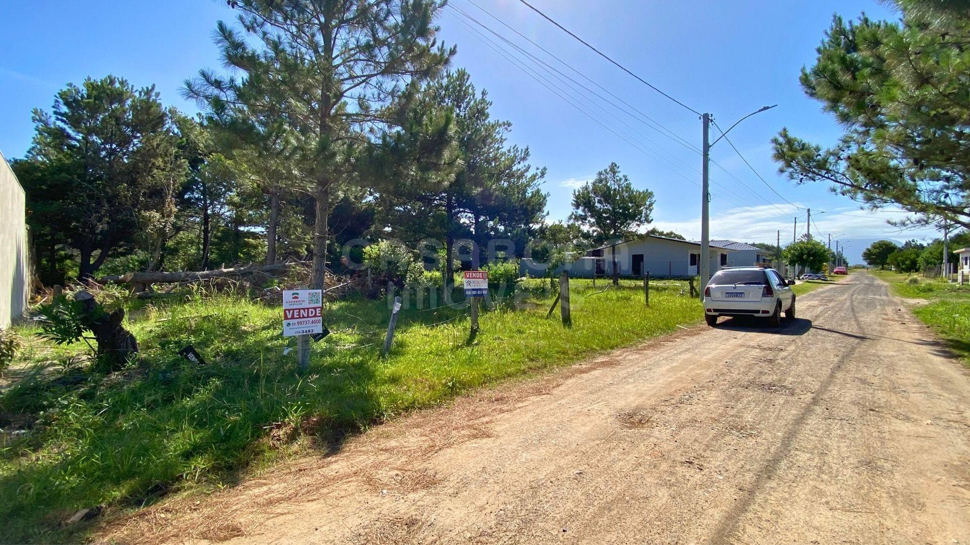 Terreno 10 x 30 no Balneário Figueirinha – Iluminação Ideal e Excelente Espaço para Construir
