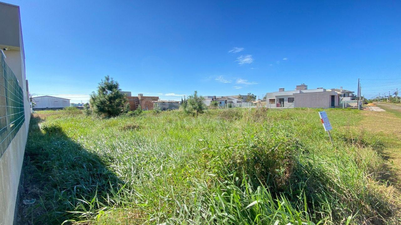 Terreno Amplo em Rua Residencial - Balneário Vista Alegre