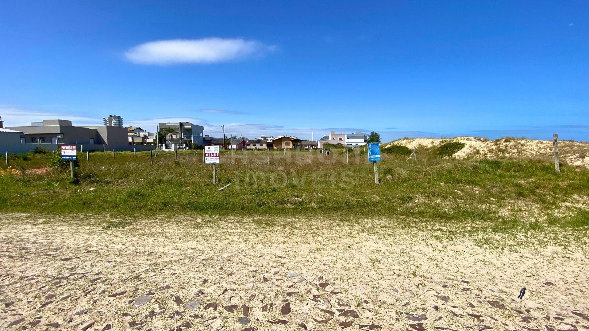 Terreno de Esquina 10 x 30 no Balneário Figueirinha – Beira-Mar, Posição Leste e Oportunidade Única