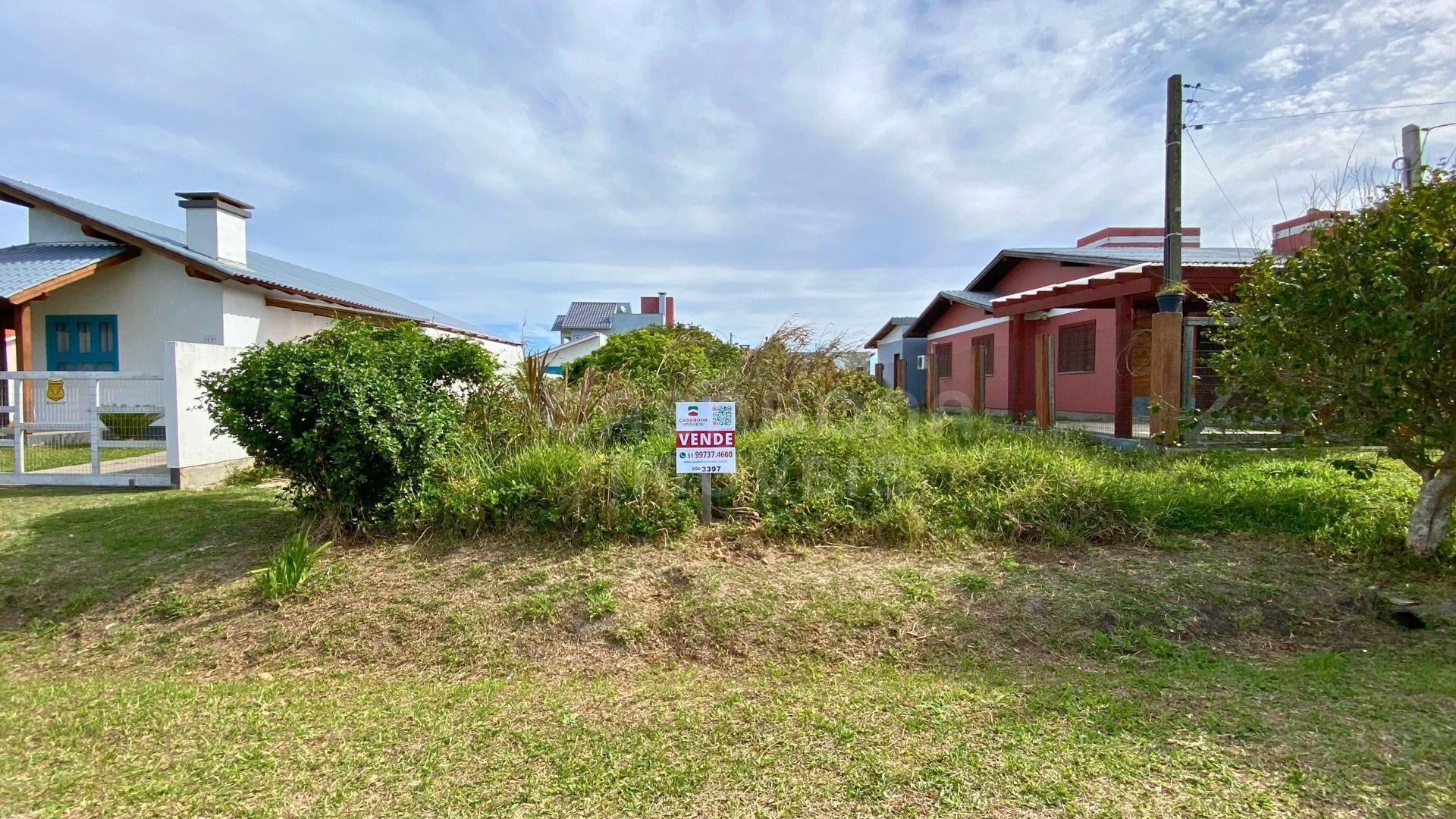 Terreno no Parque Tupancy –  Apenas 50 Metros do Mar!