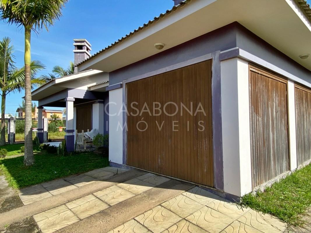 Encantadora Residência em Bairro Residencial no Balneário Vista Alegre