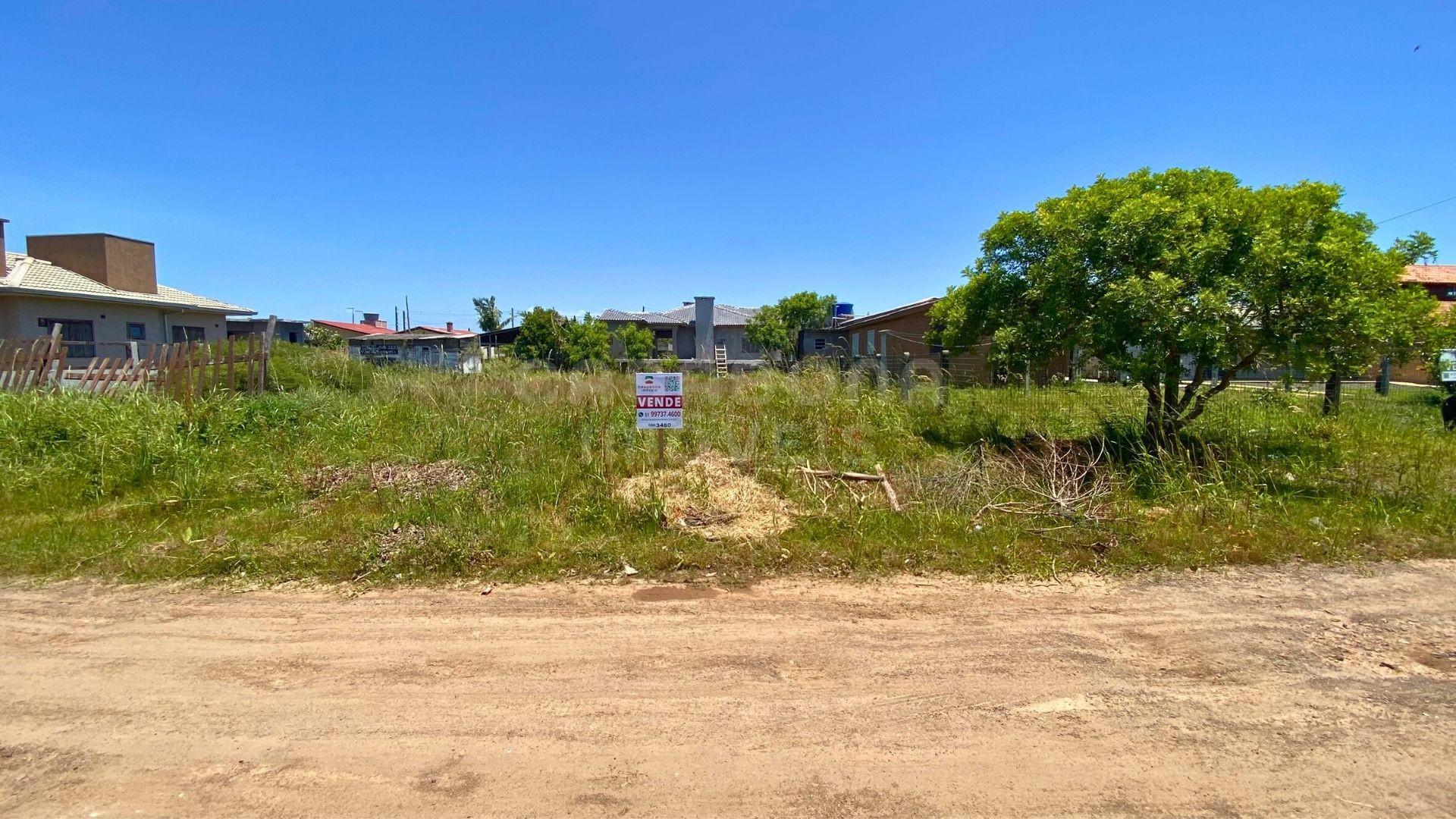 Terreno com ótima posição solar no Balneário Pérola, ideal para construir e investir