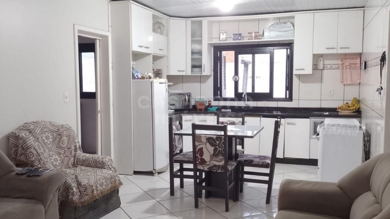 Oportunidade Comercial: Casa Simples em Localização Privilegiada em Arroio do Sal