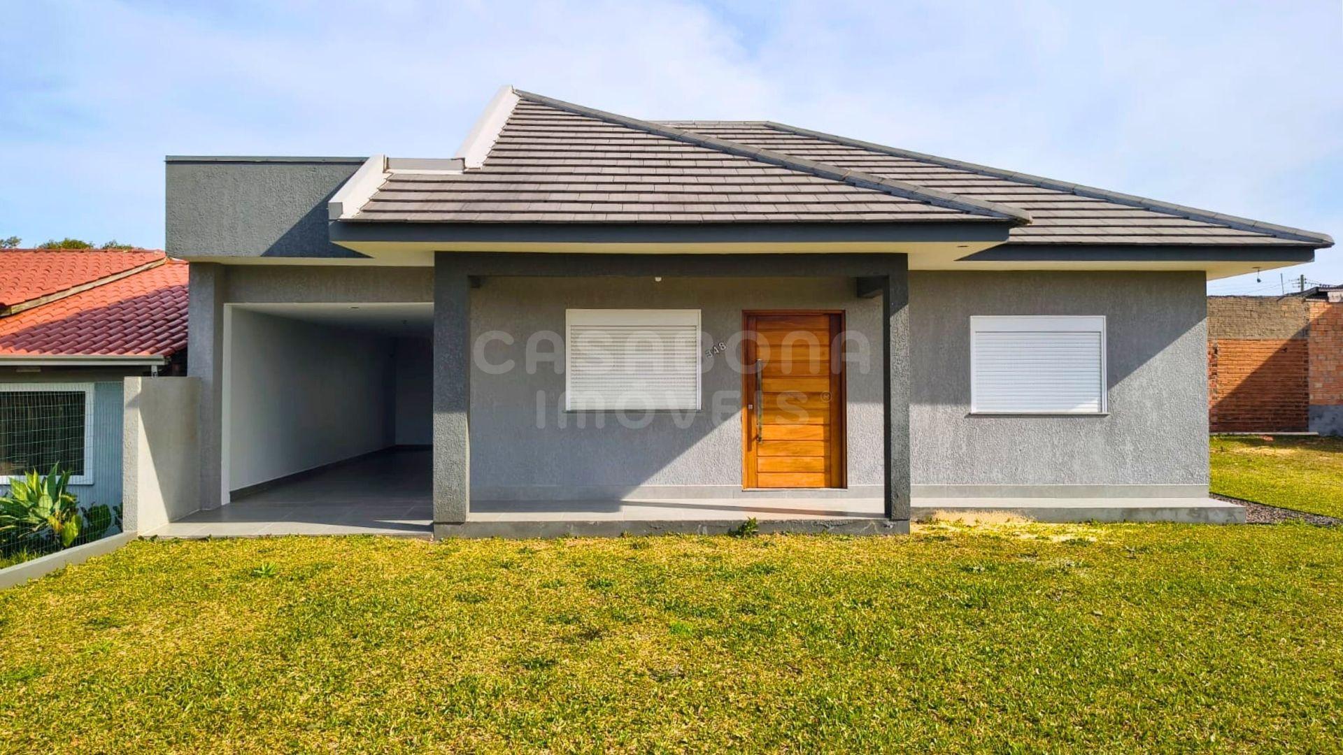 Casa moderna com amplo terreno duplo em Arroio do Sal