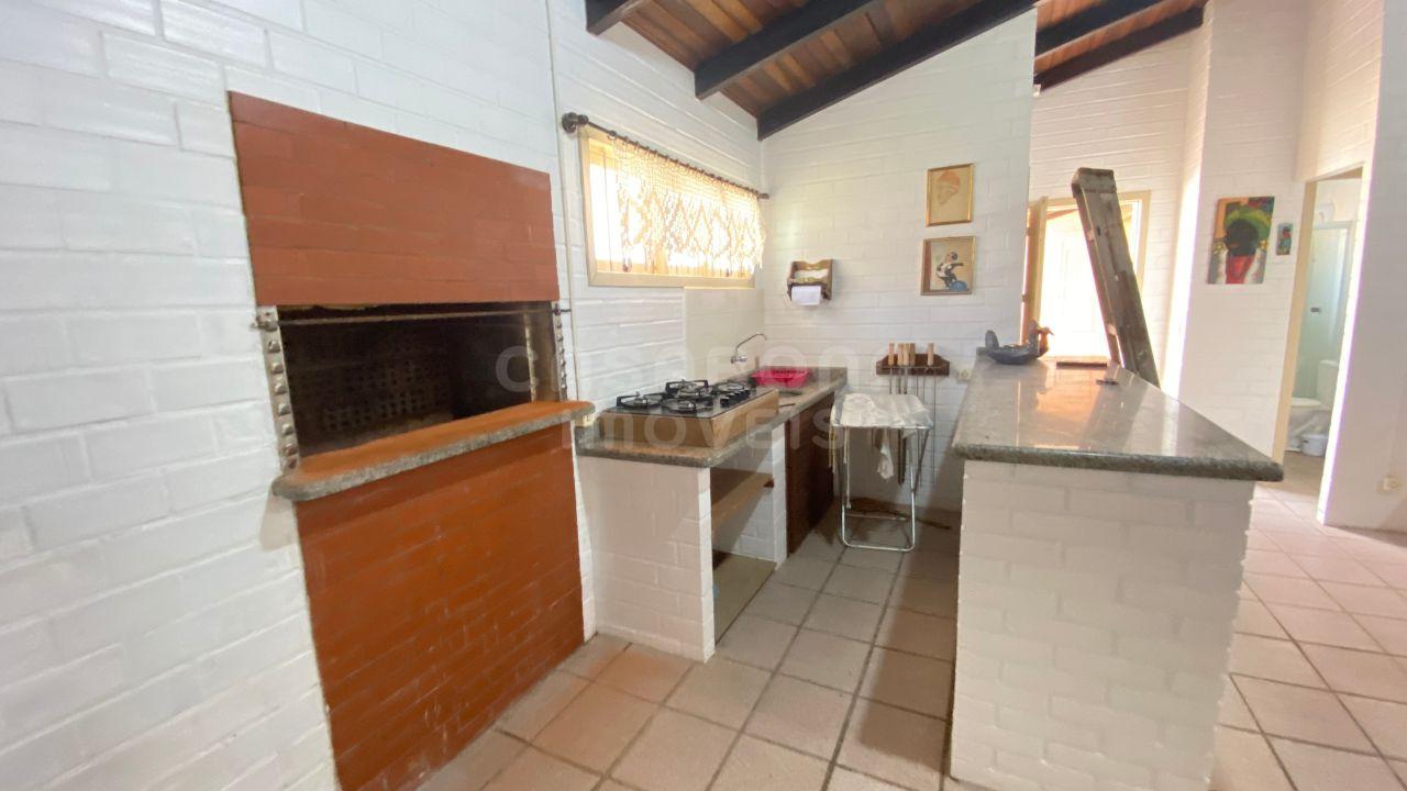 Refúgio à Beira-Mar: Linda Residência no Balneário Rondinha Nova