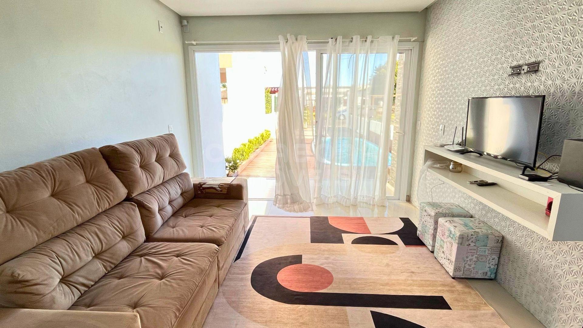 Casa com Piscina e Excelente Localização no Bairro Raiante