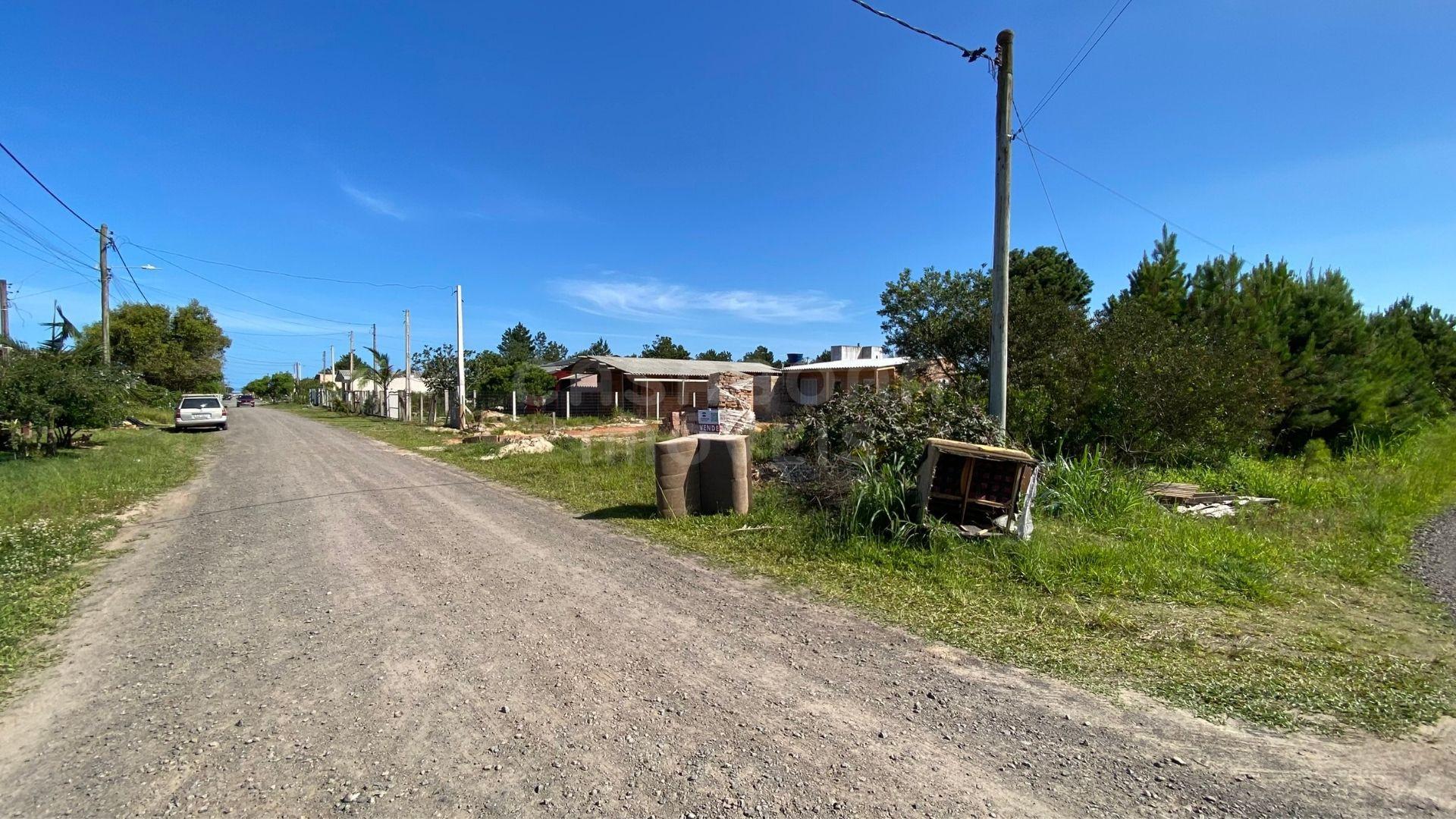 Terreno de Esquina 10 x 25 no Balneário Figueirinha – Posição Solar Norte e Máxima Valorização