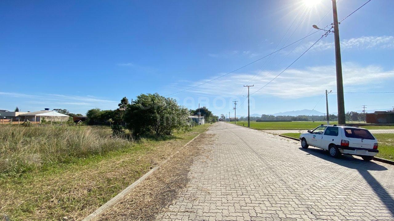 Oportunidade de Investimento: Terreno de Esquina em Arroio do Sal