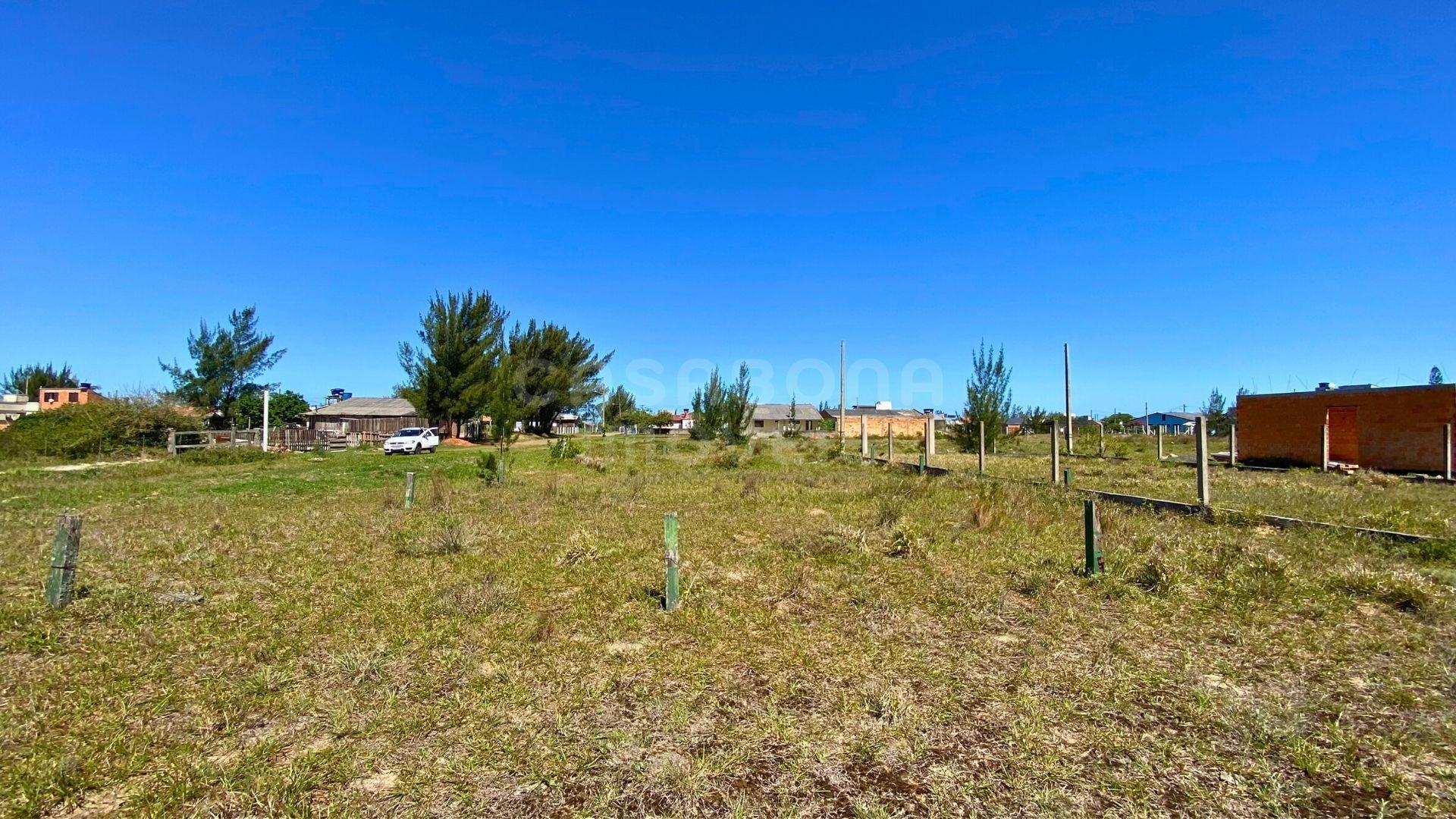 Terreno de Esquina com Escritura - Oportunidade Única