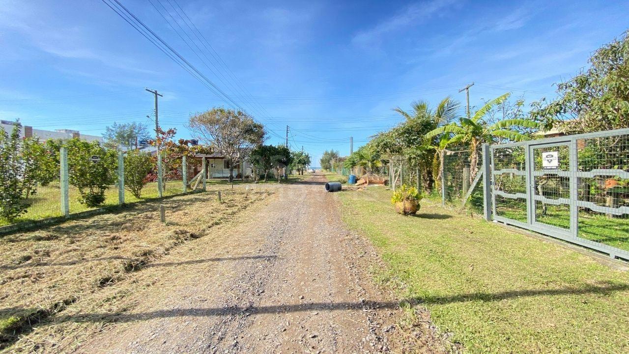 Casa em Arroio do Sal, São Jorge: Conforto e Proximidade com a Natureza