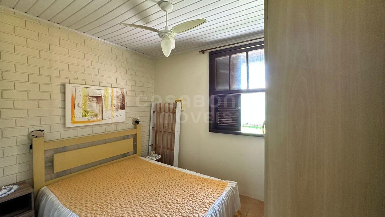 Ótima Oportunidade em Arroio do Sal: Duas Casas em Terreno Amplo