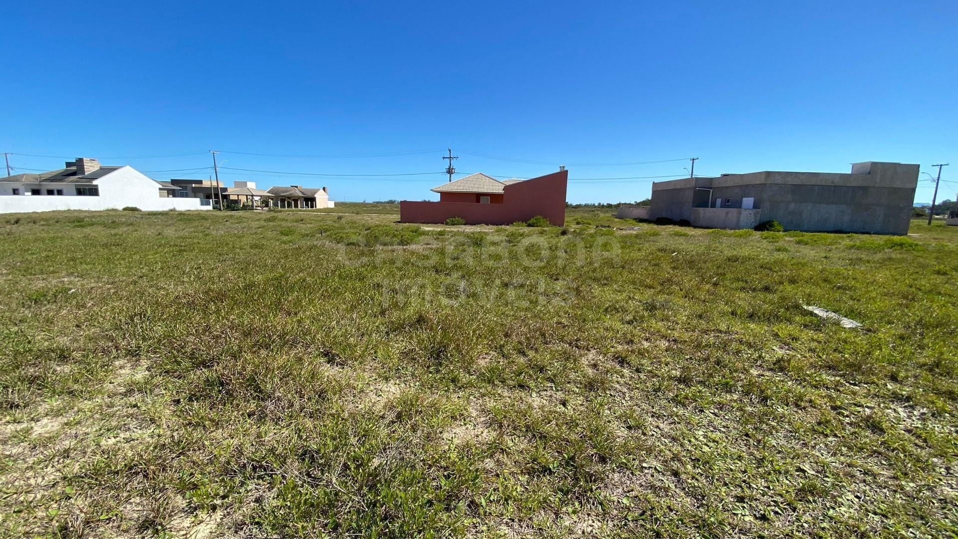 Terreno Amplo e Bem Localizado no Loteamento Esmeralda em Arroio do Sal