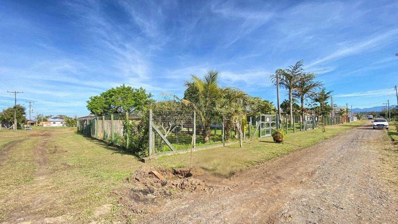 Casa em Arroio do Sal, São Jorge: Conforto e Proximidade com a Natureza