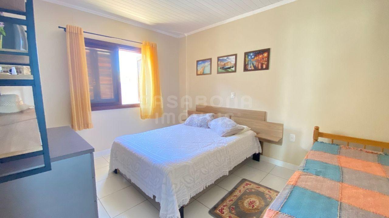 Casa Mobiliada com Piscina a Poucos Passos da Praia em Arroio do Sal