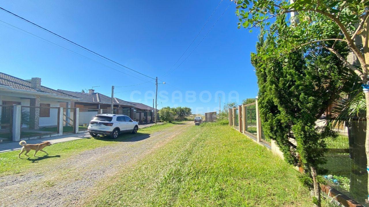 Casa Mobiliada com Piscina a Poucos Passos da Praia em Arroio do Sal