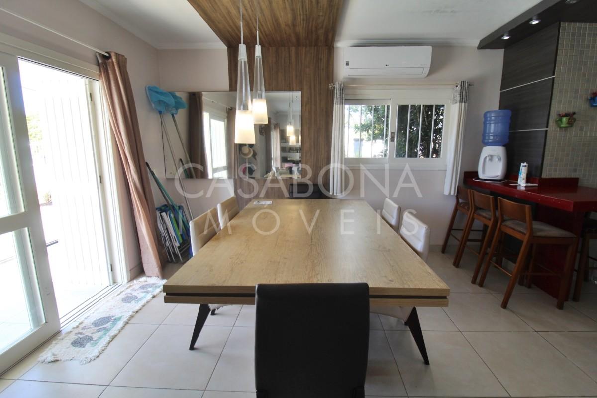 Viva o Sonho à Beira-Mar: Casa Incrível a Poucos Passos do Oceano