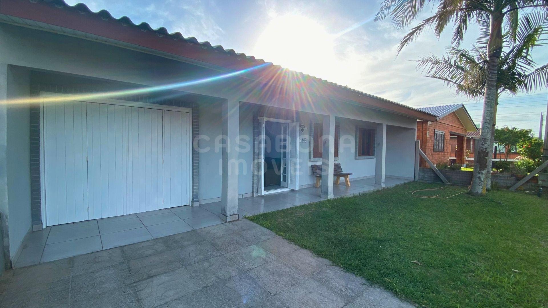 Casa com Piscina em Areias Brancas – Conforto e Lazer a Poucos Passos do Mar