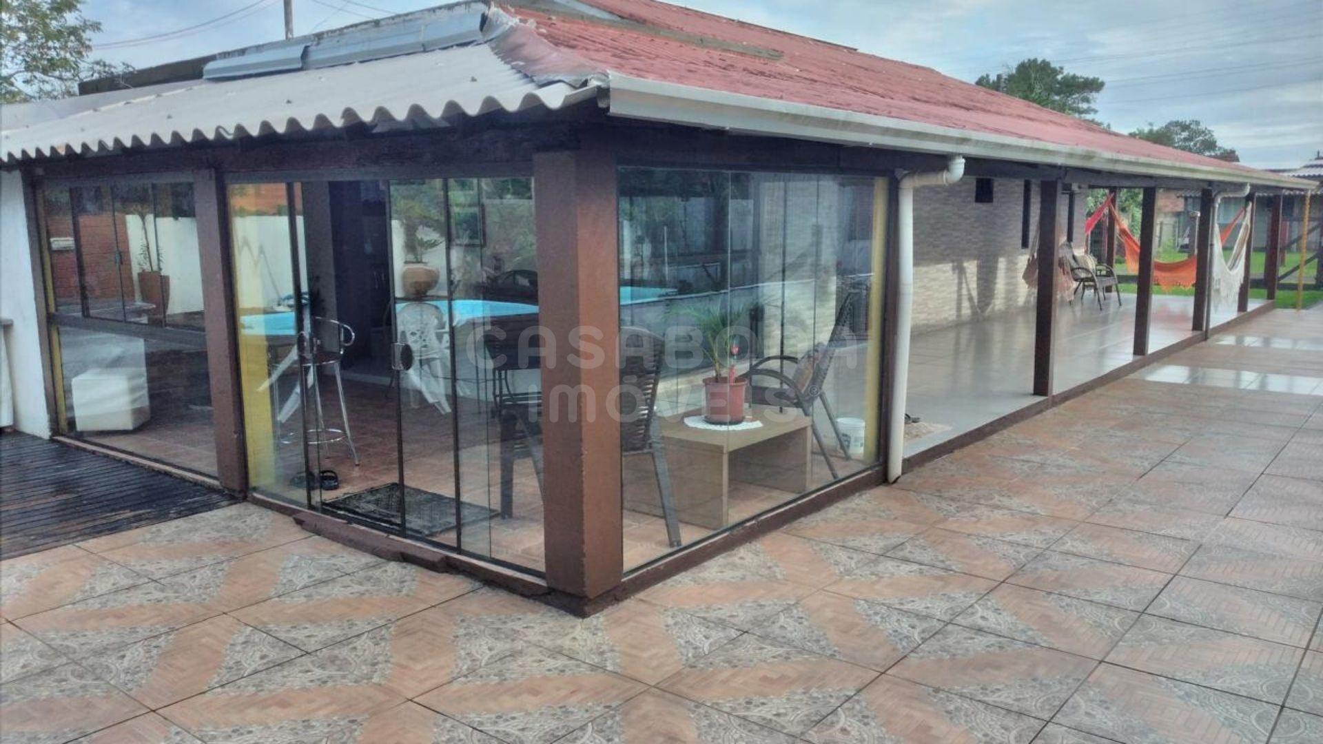 Casa com Amplo Espaço e Lazer em Arroio do Sal