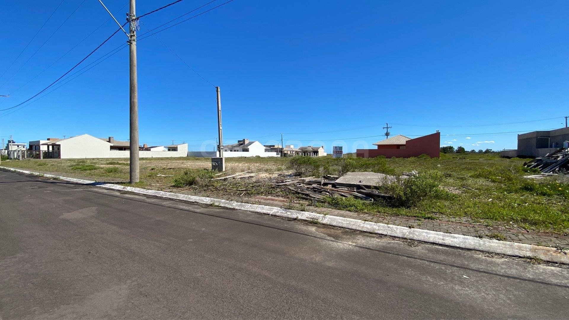 Terreno Amplo e Bem Localizado no Loteamento Esmeralda em Arroio do Sal